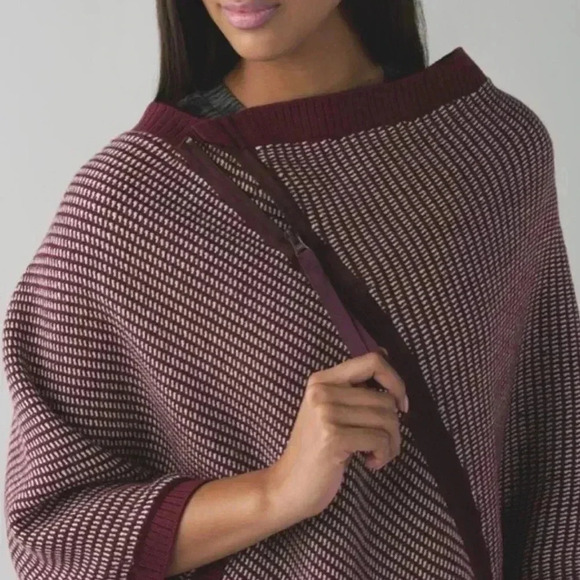 Lululemon On The Go Scarf Poncho
Merino Wool Bordeaux Drama OS - Picture 2 of 7